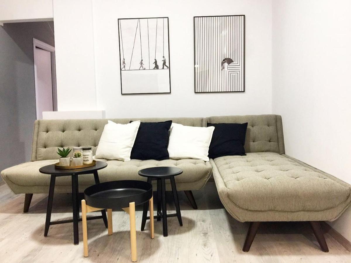 Perfect Home: Cozy 2Br Apt & Balcony Bucureşti Ngoại thất bức ảnh