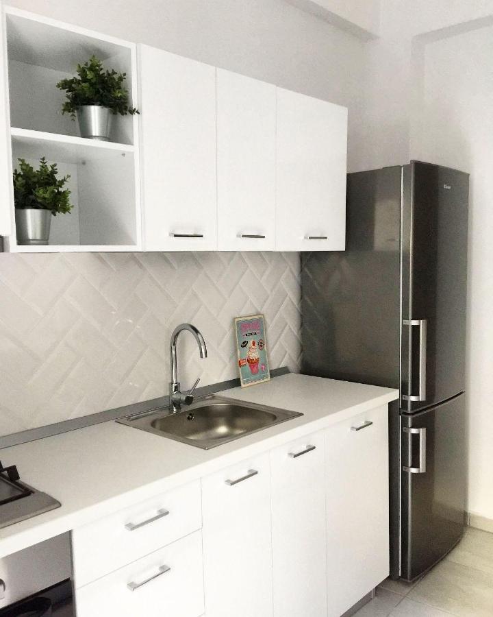 Perfect Home: Cozy 2Br Apt & Balcony Bucureşti Ngoại thất bức ảnh