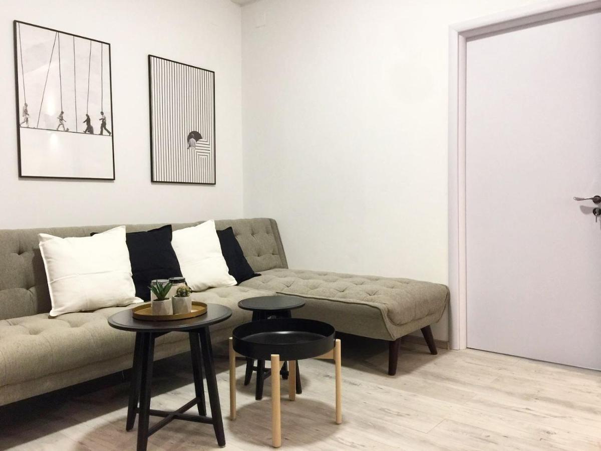 Perfect Home: Cozy 2Br Apt & Balcony Bucureşti Ngoại thất bức ảnh