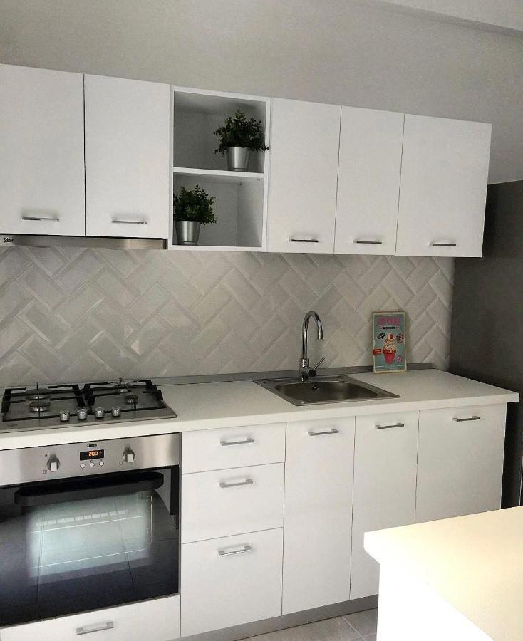 Perfect Home: Cozy 2Br Apt & Balcony Bucureşti Ngoại thất bức ảnh